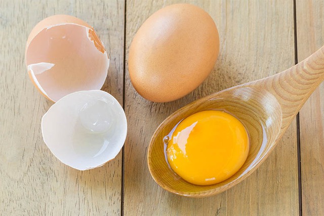 Lòng đỏ trứng cung cấp vitamin D